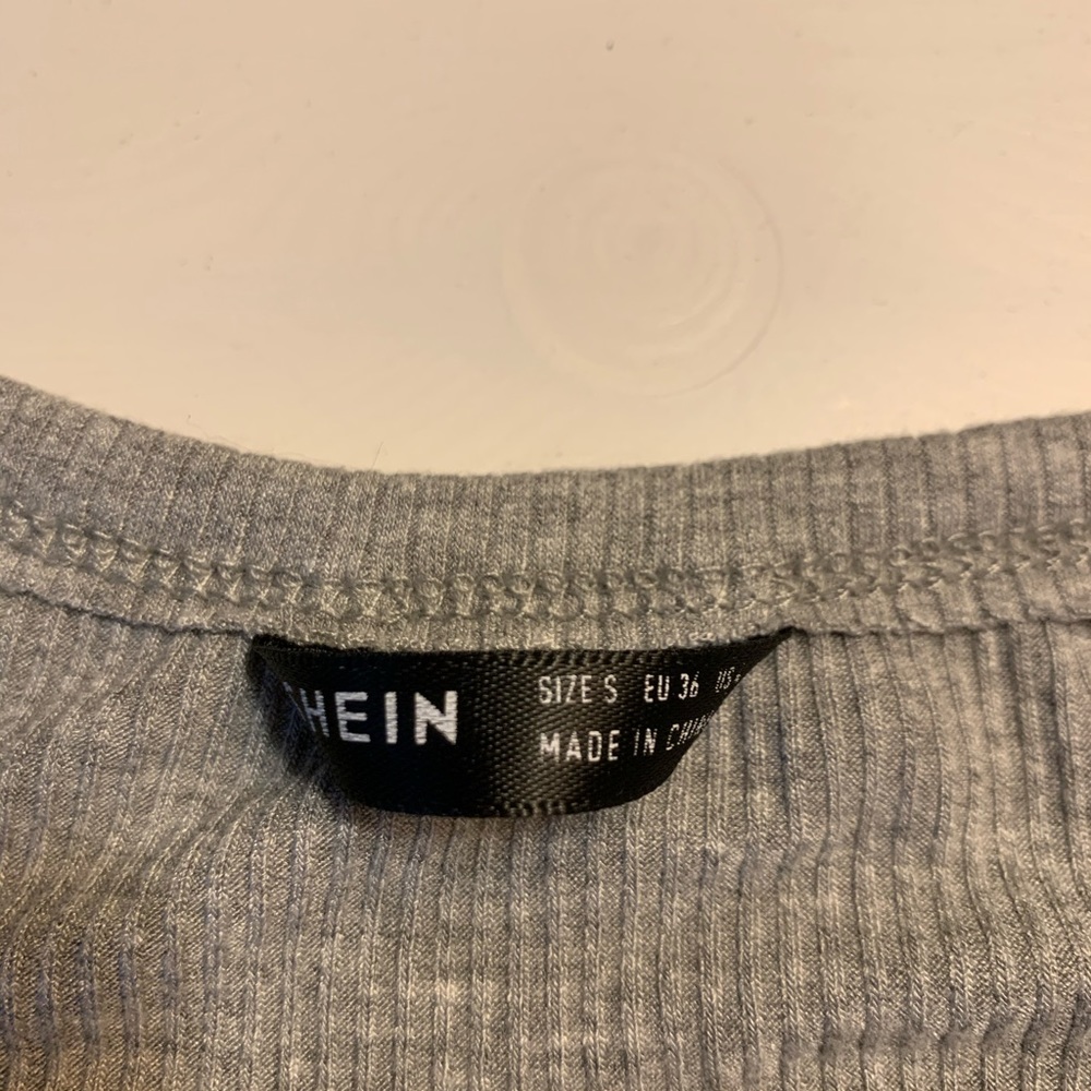 Shein top - Picture 2 of 2
